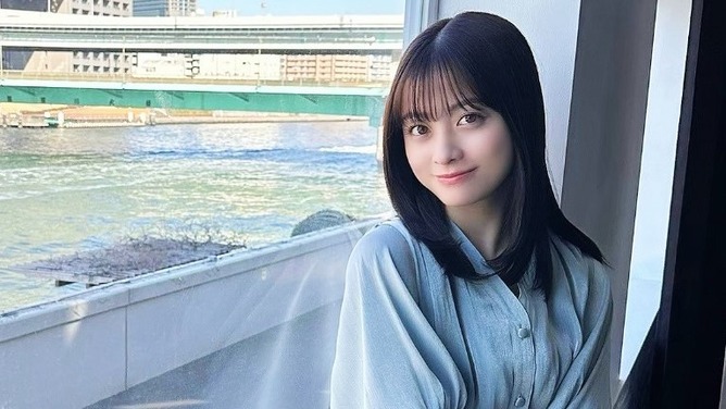 橋本環奈さん、25歳でJKになる