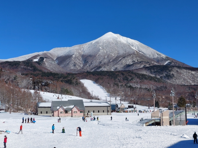 間違ってスキー場に就職してしまった結果