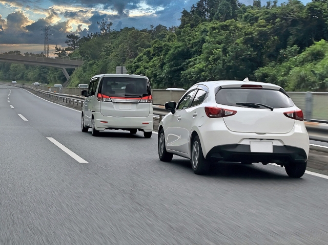 【悲報】おじいさん「煽り運転されてムカつくから警察に行ったろ！」