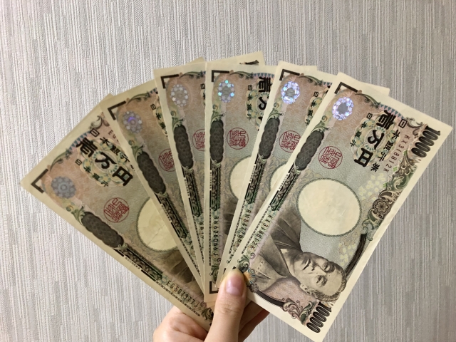 【悲報】ワイ、6万円もする絶版コミックを買おうか迷ってしまうｗｗｗｗｗ