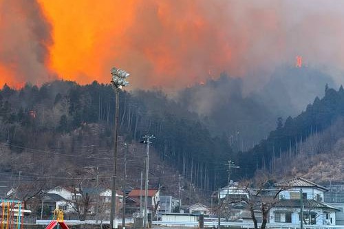 【速報】岩手の山火事、ヤバすぎて鎮火しない