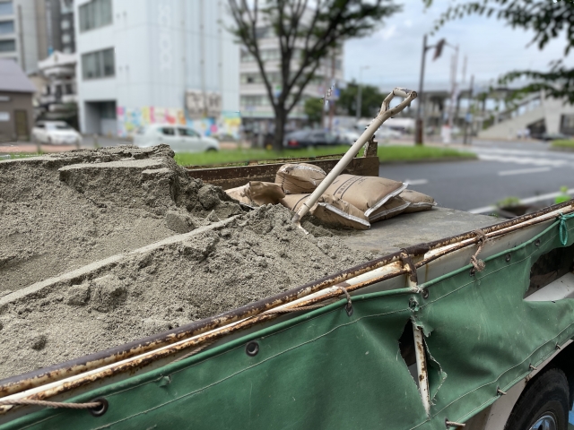 【悲報】ワイ土方、作業中に地面を掘ってたら白骨死体を見つける