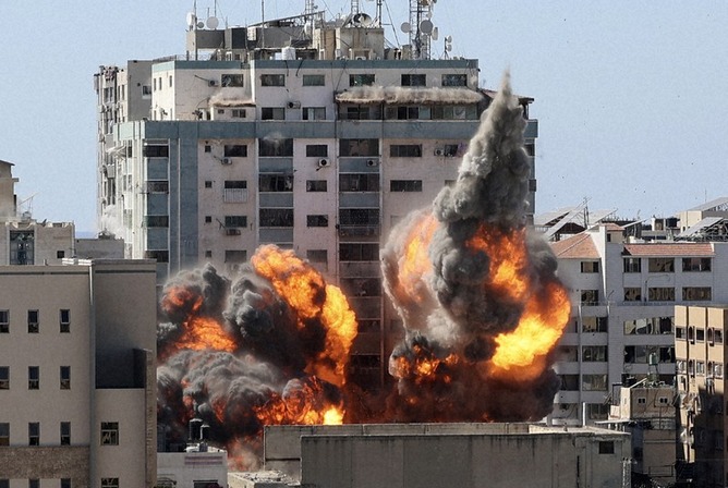 【画像】イスラエル人、ガザの空爆を見て心苦しさを感じる😭