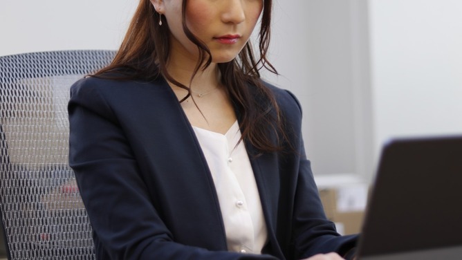 【速報】ワイ、職場のBBAに梯子を外されてデートする羽目に