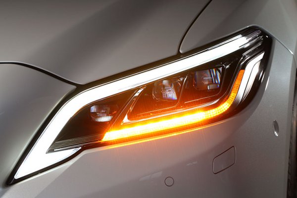 世界のTOYOTA、ウインカーに革命を起こすｗｗｗｗｗｗｗ