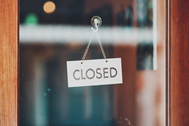 ワイ「あの店の営業時間19時までやったな…滑り込みセーフや！ｗ」
