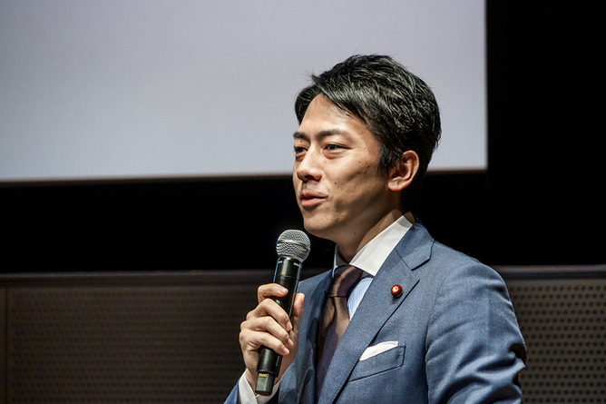 前農水相「調子乗るな！お前なんか嫌いだ」小泉進次郎「ご飯連れてってくださいよｗ」