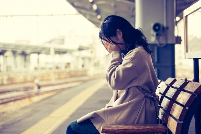 【画像】女さん、嘘松で茶碗を破壊してまで夫を叩く