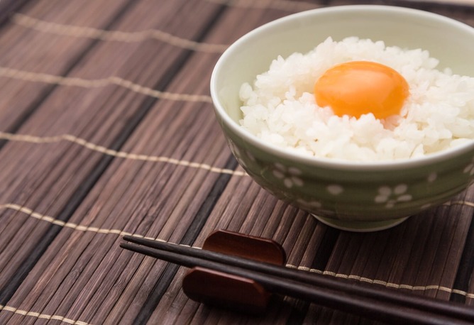 新卒ワイ「卵かけご飯美味ぇ！」入社5年目ワイ「卵かけご飯美味ぇ！」→10年後