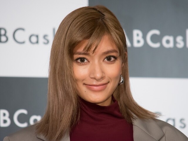 【画像】ローラさん、いつの間にか米農家になっていた