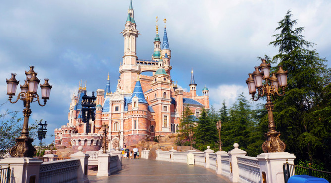 好きな子とディズニーランド&シー2泊3日旅行行くのが夢なんだけど