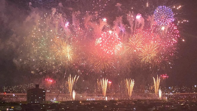 【悲報】中止になった足立区の花火大会の会場、えらいことになる