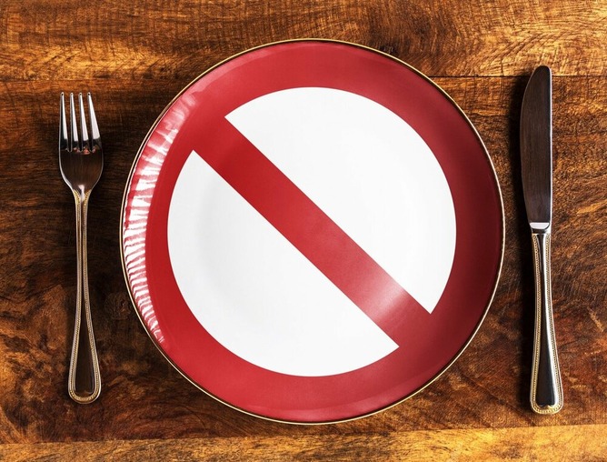 ワイニート、親に「早く働け」と皮肉を言われもう飯を食わないことを決意