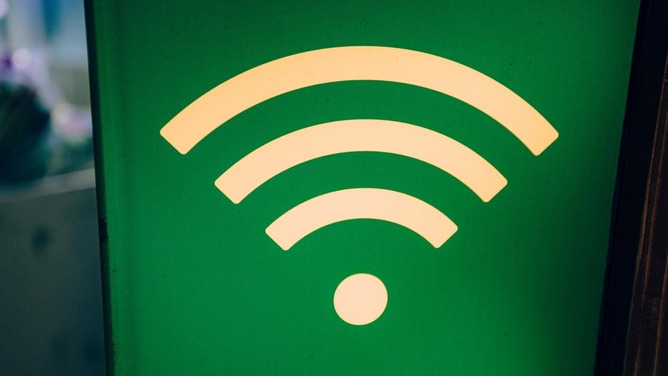 【悲報】ワイ、WiFiの修理を依頼したら悪徳業者に4400円むしり取られる