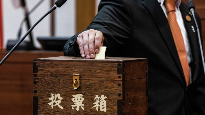 ワイ、初めての選挙でパニックになる