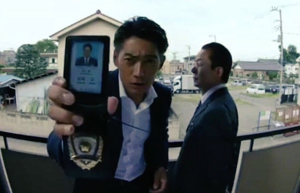 警察官「先日あなたのクラスの同窓会で殺人事件がありまして…」ワイ「…ちょっと待ってください…」