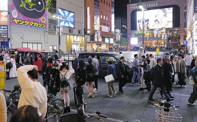 【動画】トー横女子、外国人をドン引きさせる