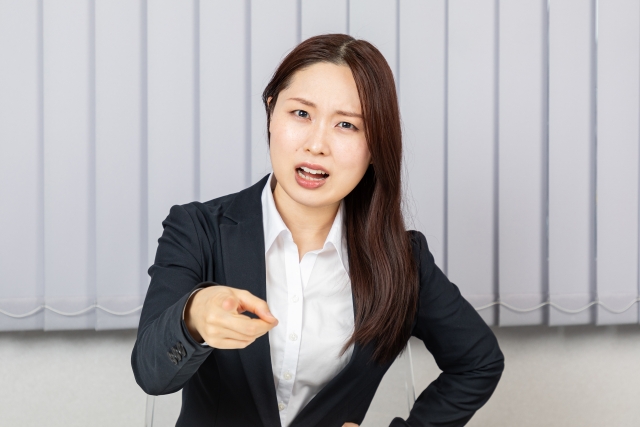 女上司（29）「ワイ君…あの…字はもうちょっと綺麗に書こうね…？」ワイ（26）「ｱｯｽ…」