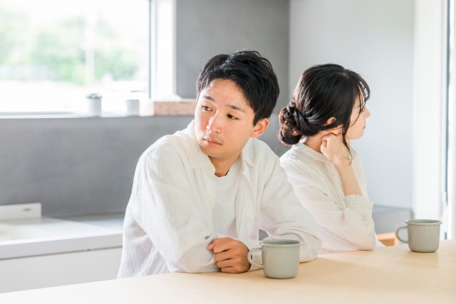 嫁との会話がまじであの男女バッテリー上がりのコピペみたくなってて疲れる