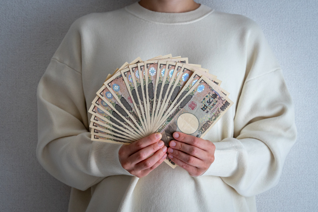 【画像】美人女教師さん、パパ活おぢから700万騙し取り逮捕
