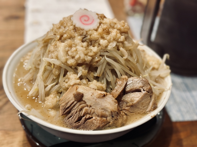 二郎系ラーメン屋で罰金払わされたけど質問ある？