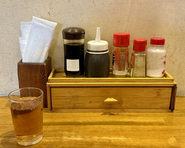 若者「スマホのなかった時代って注文したメニューが届くまで何して待ってたの？？」