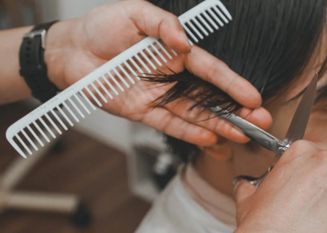 【画像】あのチー牛請負人こと美人美容師さん、また一人救ってしまうｗｗｗｗｗｗｗｗｗｗｗｗ