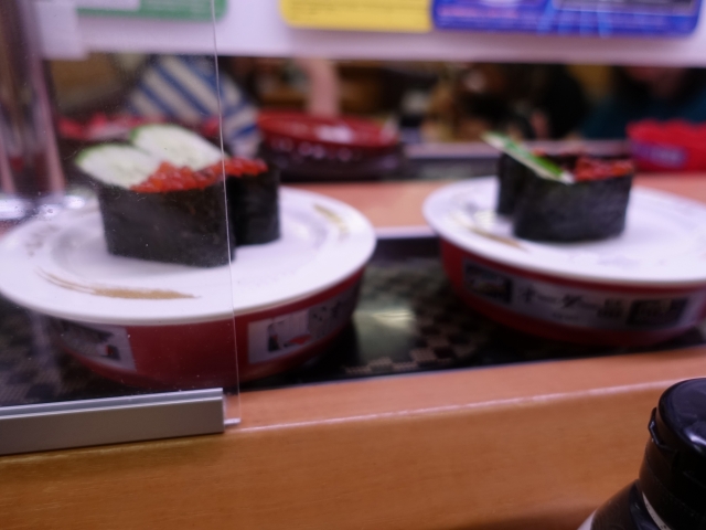 寿司屋「会計5000円です」ぼく「もちろんです！（5000円分になるようにレーンから50皿取る）」