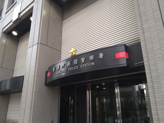 ぼく「近所の人に頭おかしいっていわれてて…」警察「それって妄想じゃないの？w」