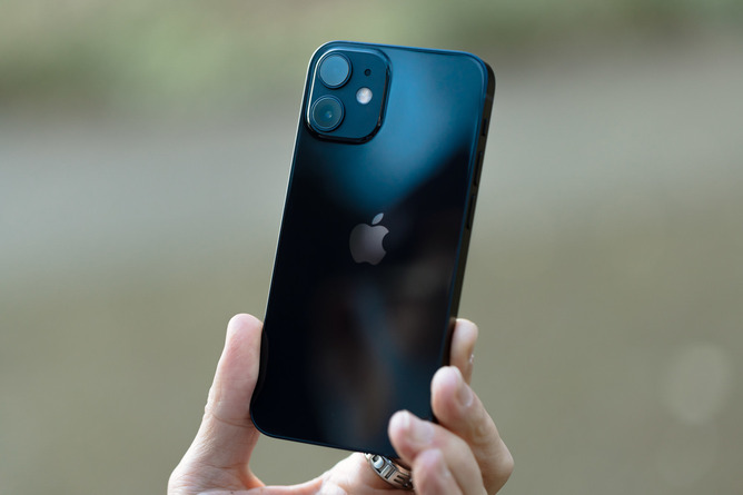 【画像】Apple「この激薄iPhone、欲しくならんの？ｗ」
