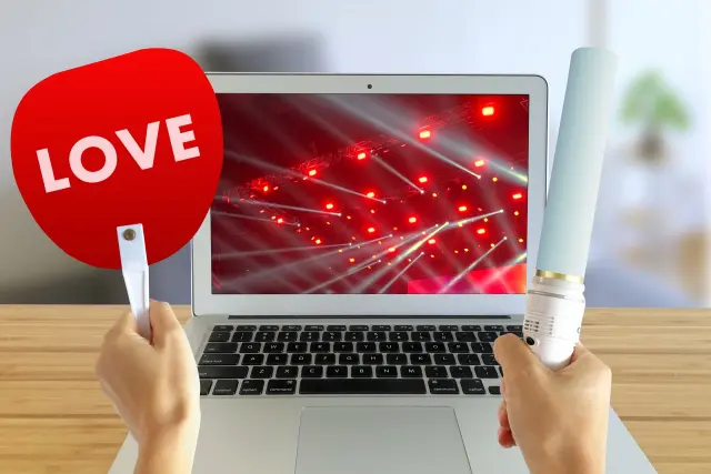 公式「グッズ出すぞ！！」ぼく「うおおおお！！！！」→