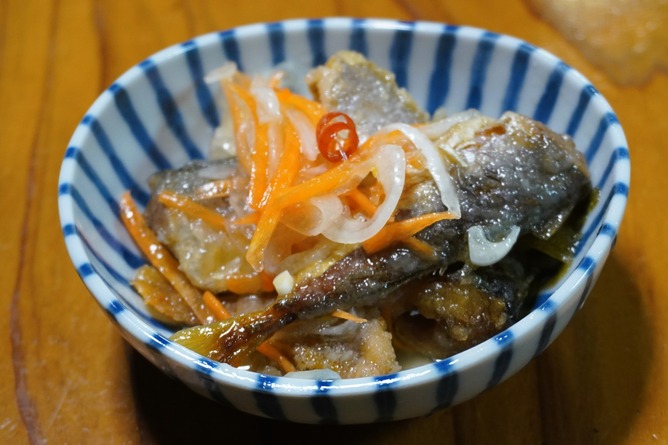 【画像】色んな酢を比べながら南蛮漬け作って食べるよ！
