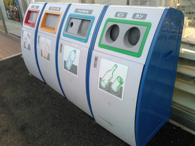 コンビニ店員だけど家庭ごみ捨てに来るやつ、ガチでヤバイぞｗｗｗｗｗ