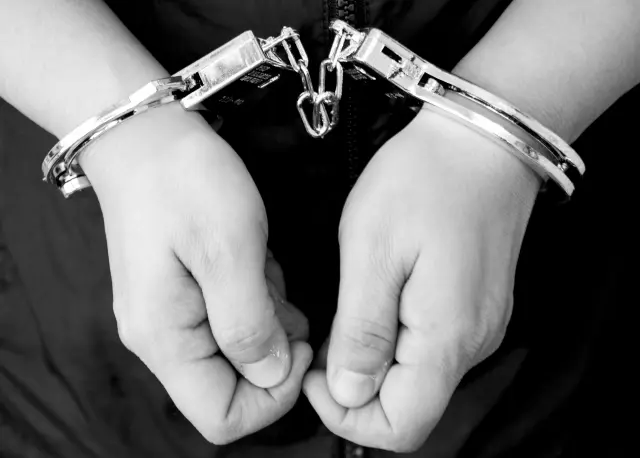 【急募】誰にも迷惑かけずに刑務所入る方法教えてくれ