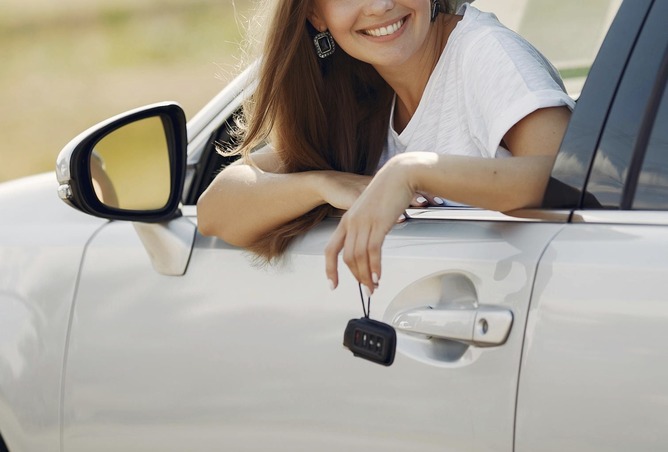 【驚愕】女にはこの4つの車が同じ車に見えるらしいｗｗｗｗｗｗｗｗ