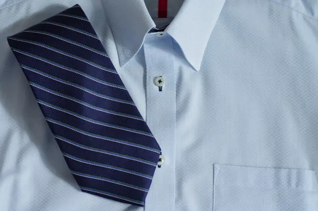 上司「ネクタイ曲がってるぞ？直してやるからこっちこい」ワイ「はわわ…」