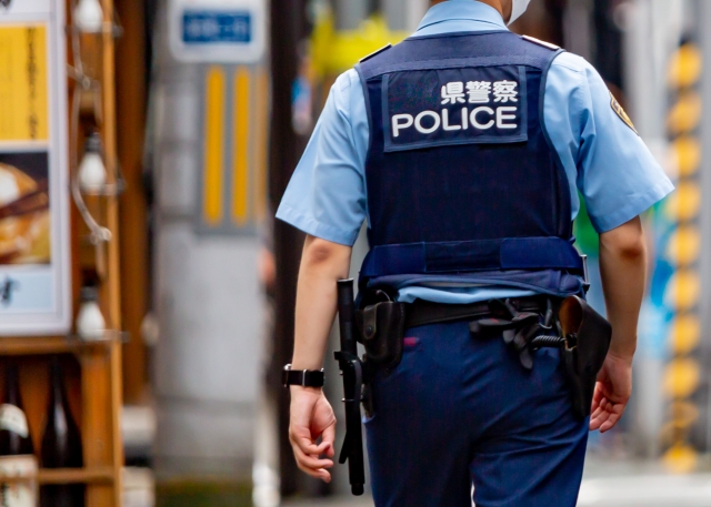 警察だけが銃持っていいって考えたらおかしくね？