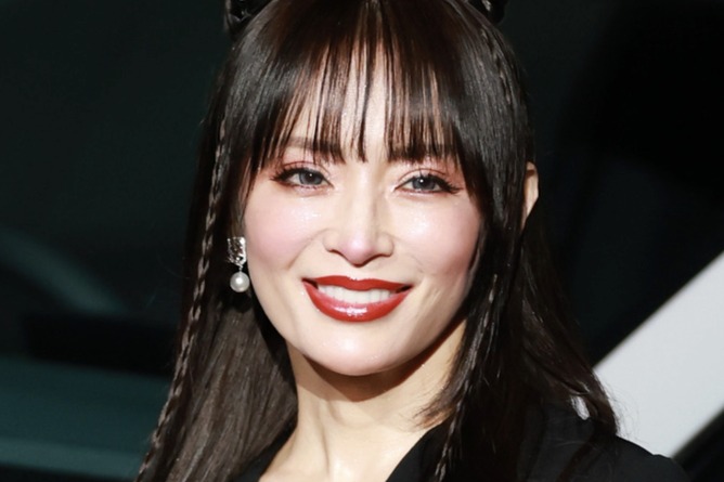 【悲報】浜崎あゆみ「安室ちゃんはダンス。MISIAさんは歌唱力。林檎さんは作曲能力。私だけ何もなかった」