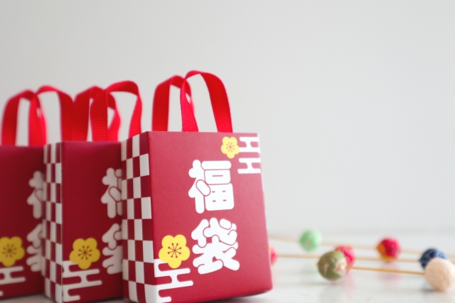 【画像】15000円の福箱買ってきたから開けるぞｗｗｗｗｗｗｗ