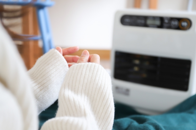 エアコン以外で部屋を暖めるコスパ最強の暖房器具