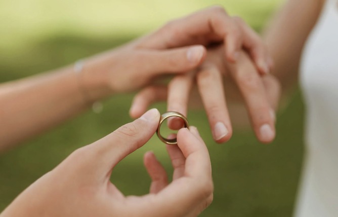 彼女ちゃん「結婚するための条件いうね」わい「🥺」