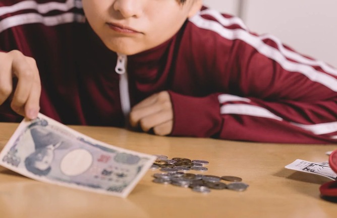 親「そろそろ家に一万円くらい入れて」俺「はぁ・・・（ため息）」