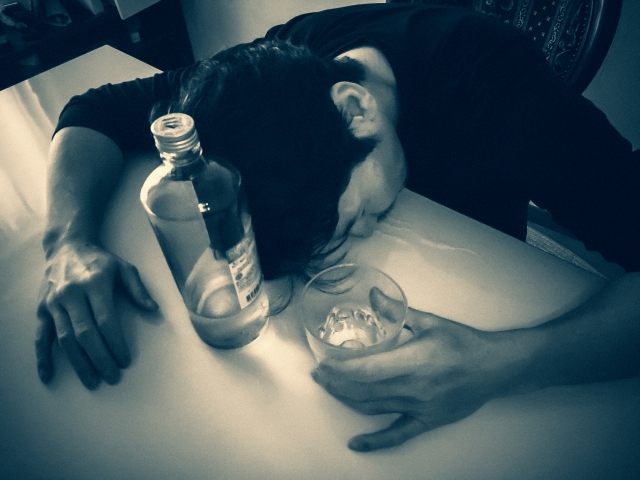 アルコール依存性で人生詰んだ