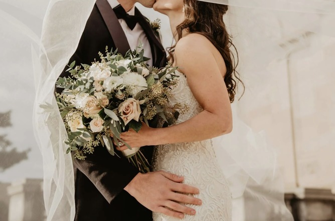 【悲報】35歳こどおじワイ、結婚相談所のマニュアルを見て咽び泣く😭