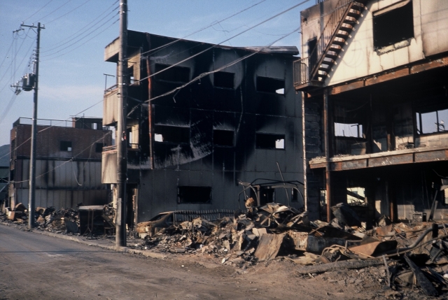 【画像】阪神大震災、改めて見てもエグ過ぎる・・・。
