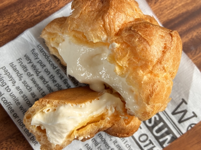 生クリームのシュークリーム食べてる人見たら「カスタードの方が美味しいですよ」って言って回ってる