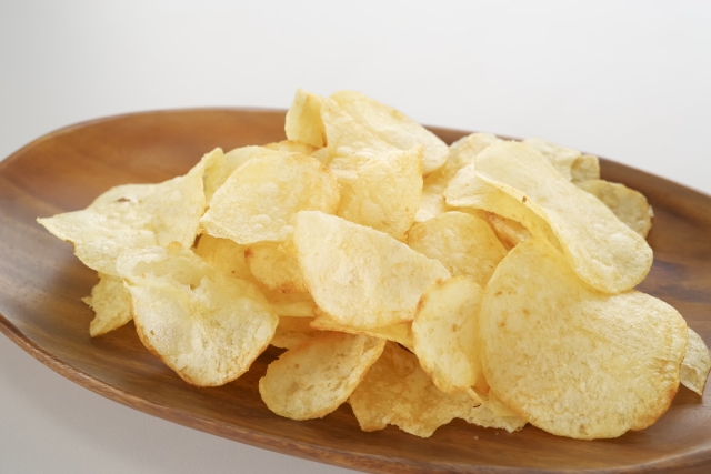 【画像】このお前らの想像の５倍はデカいデカポテチ買う？