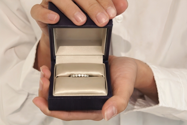 お前らの婚約指輪の予算を教えてくれください