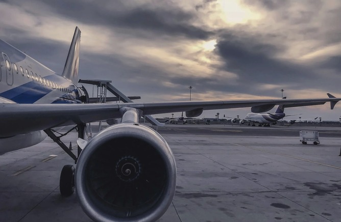 【ハロワ速報】三菱重工で航空機作るだけで毎月40万稼げることが判明！お前ら急げ！