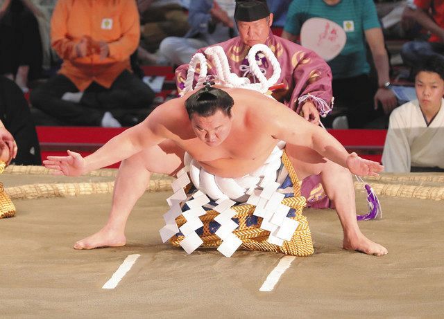 【悲報】白鵬「一晩で焼酎60本飲んだけど俺より酒強いやつがいたわ・・・」